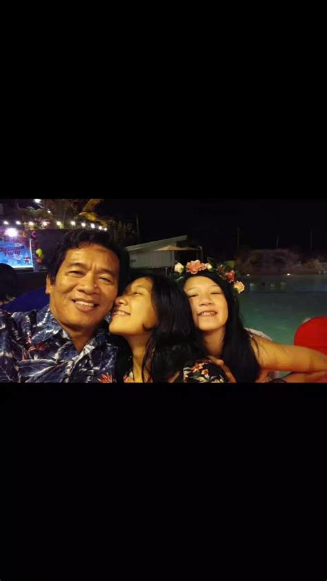 pinagpalang ninong pinayflix|Di lang katawan ang nilinis pati kiki ay kiniskis.